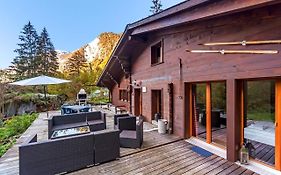 Charming Little Chalet For 6 People & Free Ski Lockers